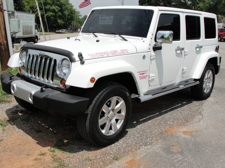 2013 Jeep SAHARA