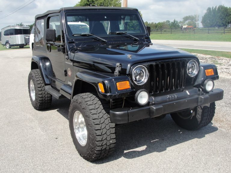 2002 Jeep SAHARA