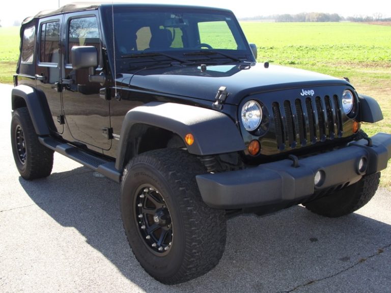 2013 Jeep UNLIMITED SPORT
