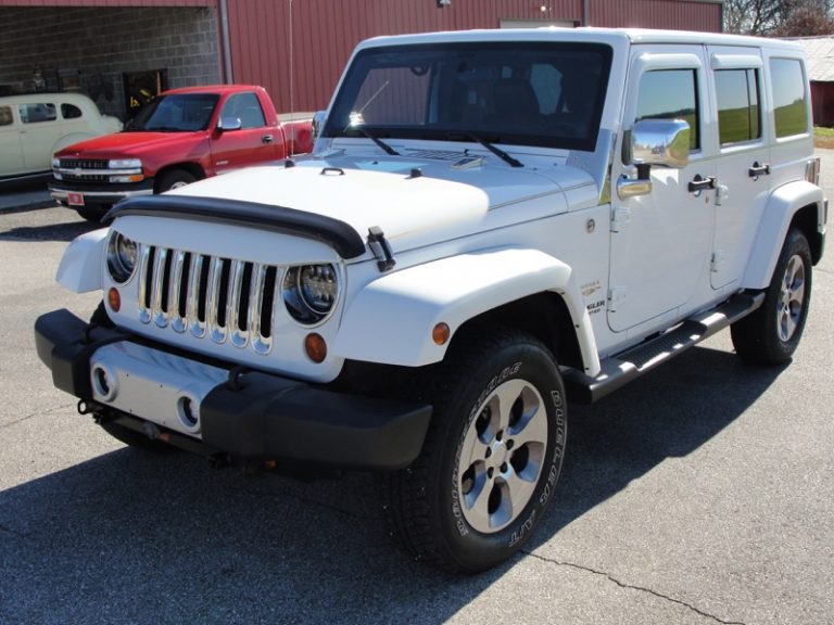2012 Jeep SAHARA