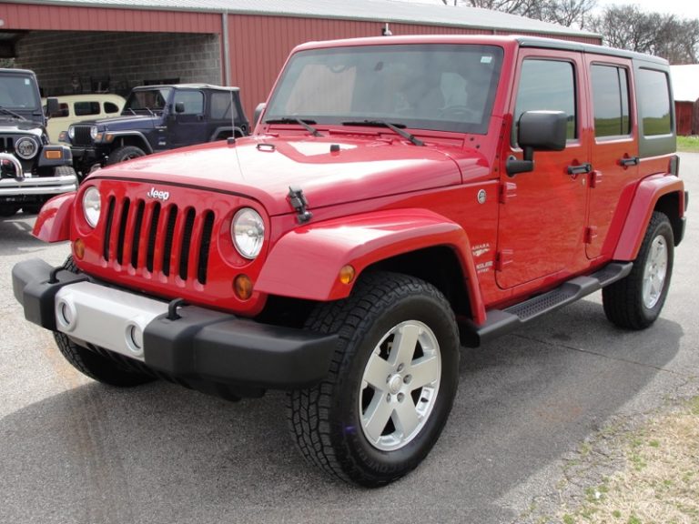 2012 Jeep UNLIMITED SAHARA