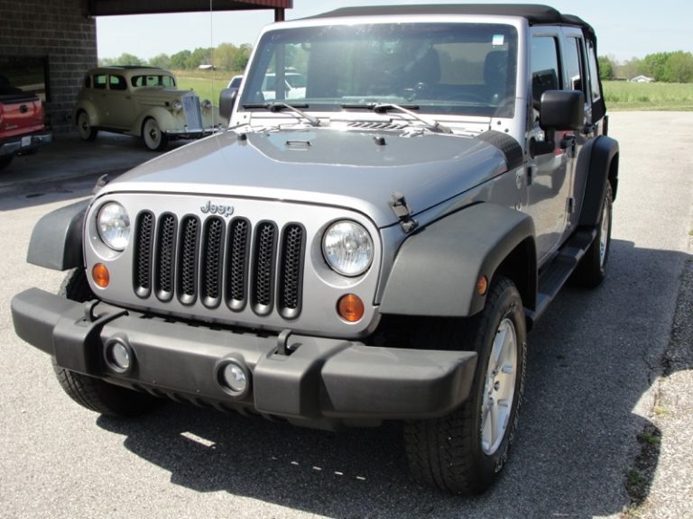 2013 Jeep UNLIMITED SPORT