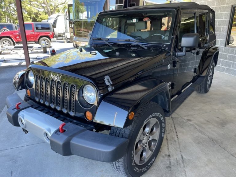 2008 Jeep SAHARA
