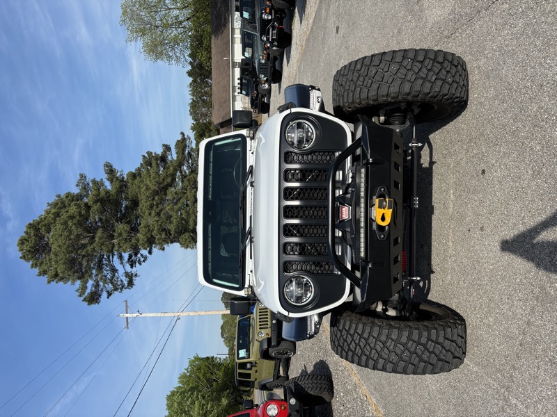 2022 Jeep Gladiator Overland's photo