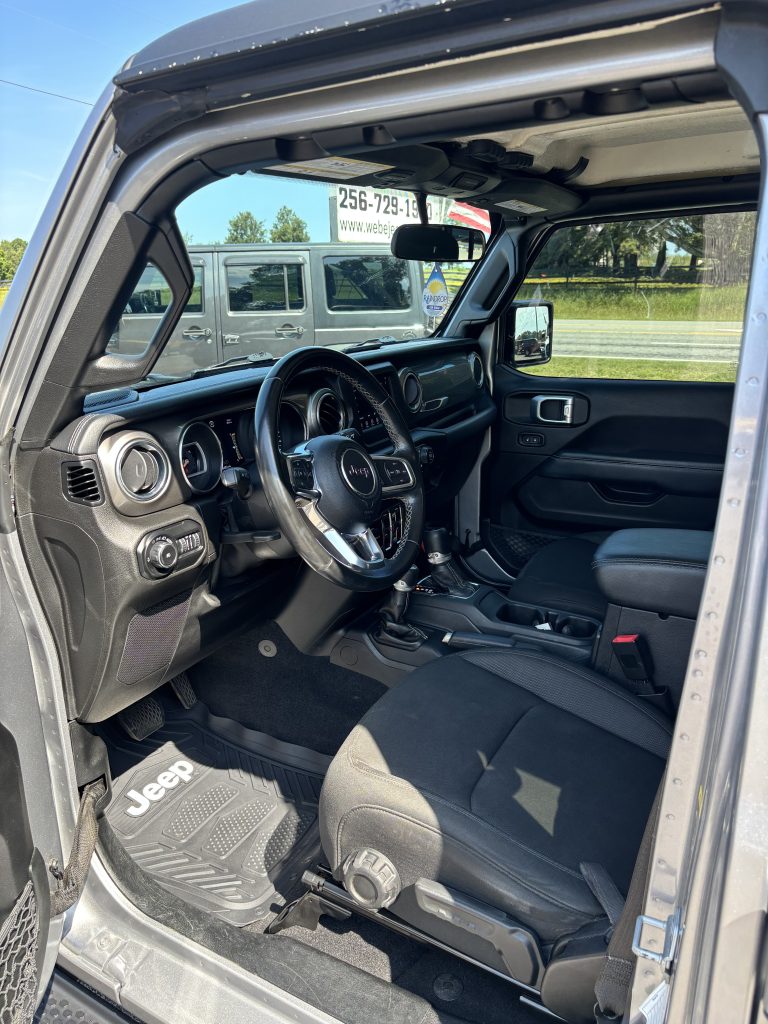 2020 Jeep WRANGLER