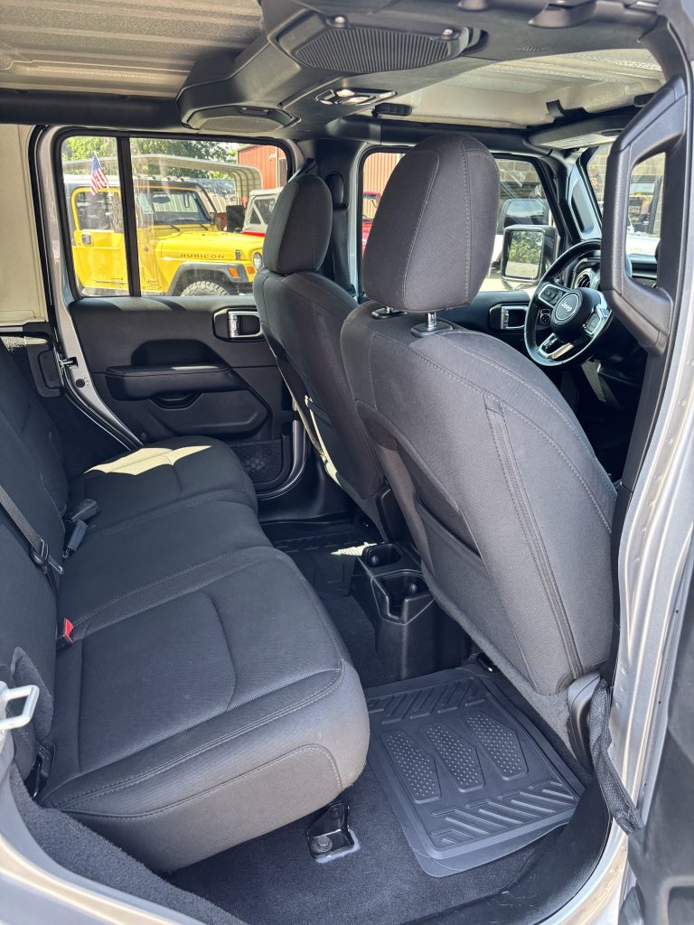 2020 Jeep WRANGLER