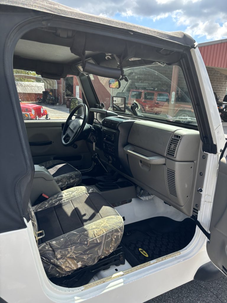 2004 Jeep WRANGLER