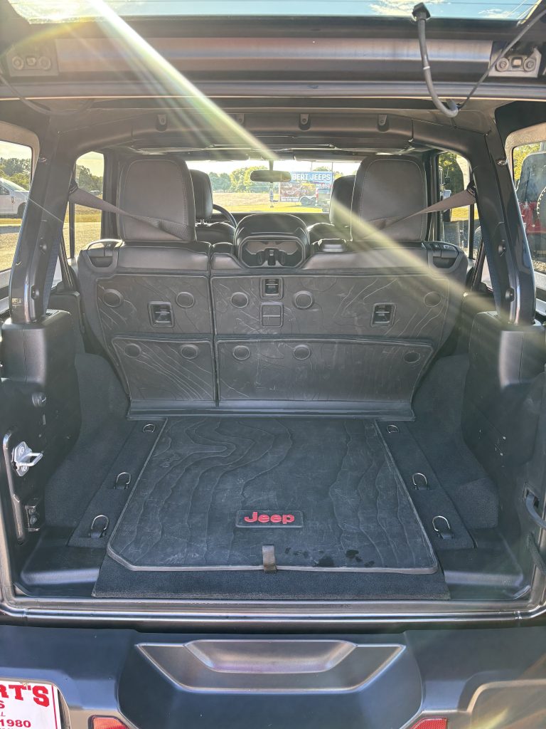 2020 Jeep WRANGLER