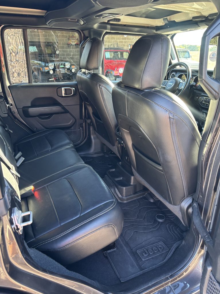 2020 Jeep WRANGLER