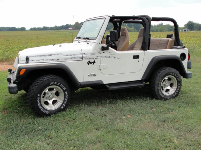 JEEP WRANGLER SE        STK# 752